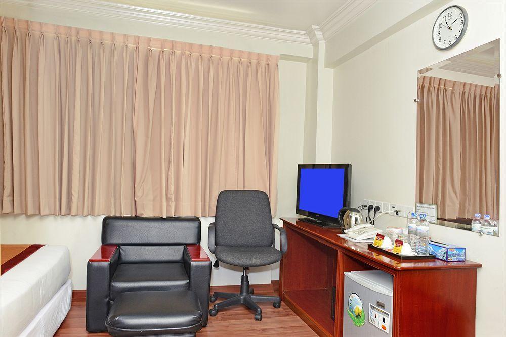 Hotel Grand United - Chinatown Yangon Esterno foto