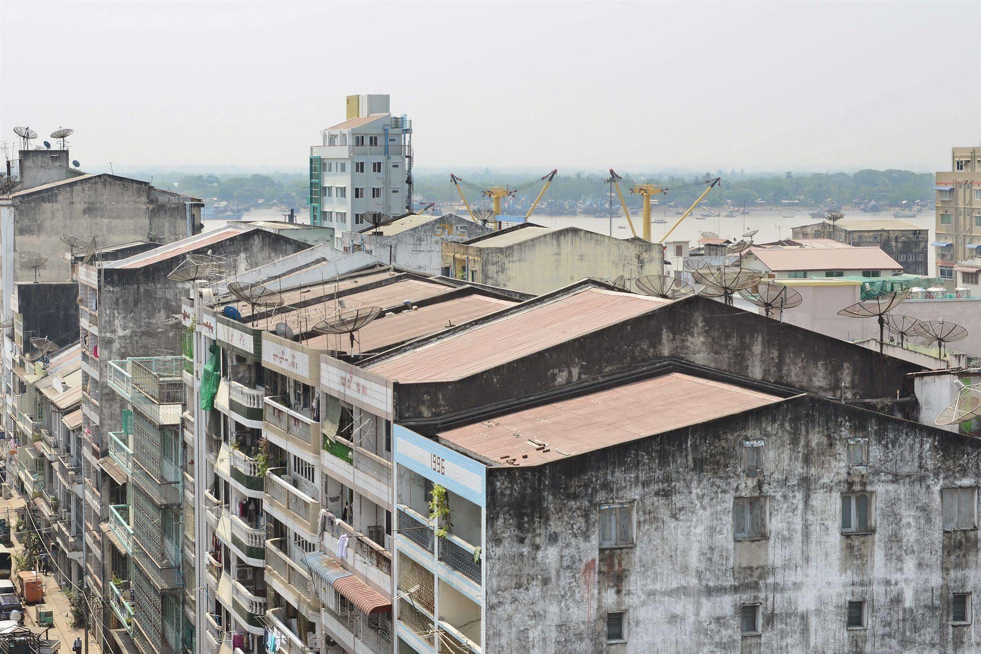 Hotel Grand United - Chinatown Yangon Esterno foto